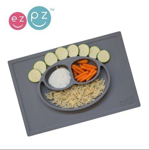 EZPZ The Happy Mat silikona neslīdošais šķīvis+paplāte - tumši pelēks EZPZ The Happy Mat silikona neslīdošais šķīvis+paplāte - tumši pelēks