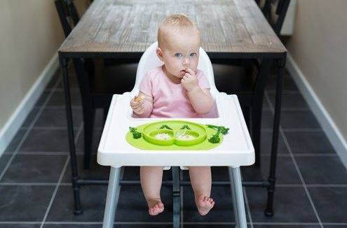 EZPZ The Mini Mat silikona neslīdošais šķīvis - laima zaļš