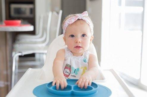 EZPZ The Mini Mat silikona neslīdošais šķīvis - zils