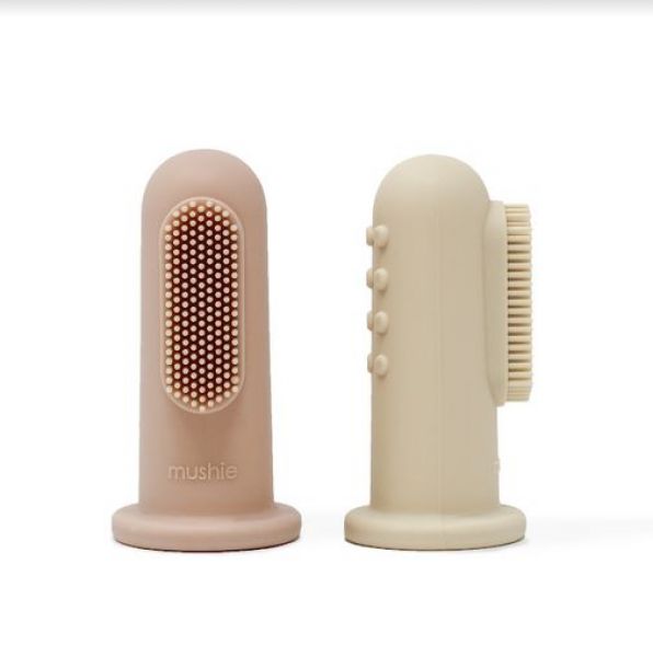 Mushie Finger Toothbrush silikona zobu tīrīšanas un smaganu masāžas uzpirkstenis, Blush / Shifting Sand
