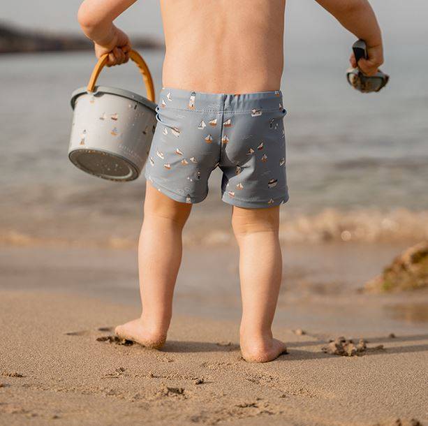 Little Dutch Swim pants Sailors Dark Bay Blue peldbikses tumši zilas 98/104 izm. Little Dutch Swim pants Sailors Dark Bay Blue peldbikses tumši zilas 98/104 izm.