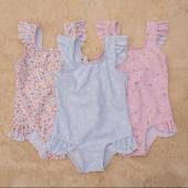 Little Dutch Bathsuit ruffles Little Pink Flowers rozā volānu peldkostīms ar UV aizsardzību 86/92 izm.