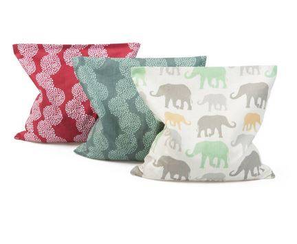 Ķiršu kauliņu spilvens ar zilonīšiem 19x19 cm Ķiršu kauliņu spilvens ar zilonīšiem 19x19 cm