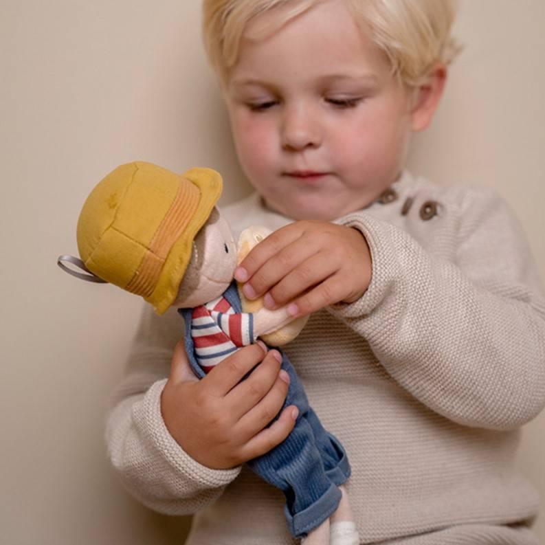 Little Dutch cuddle doll farmer Jim 35 cm Little Farm mīkstā lellīte fermeris Džims Little Dutch cuddle doll farmer Jim 35 cm Little Farm mīkstā lellīte fermeris Džims