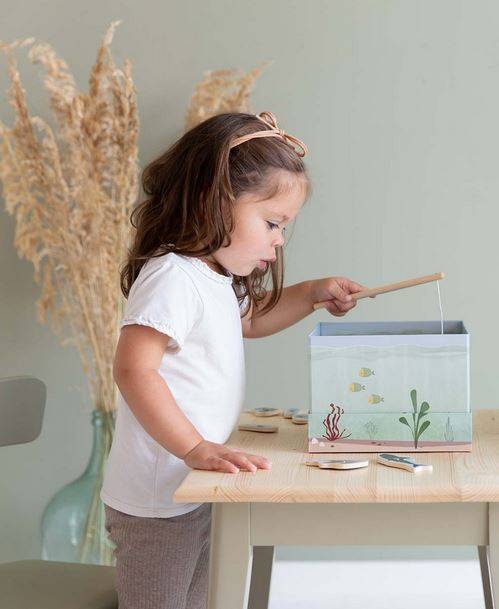 Little Dutch Fishing game makšķerēšanas spēle Little Dutch Fishing game makšķerēšanas spēle