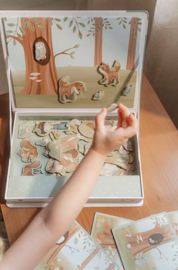 Little Dutch Magnetic Playboard Forest Friends magnētiskā spēle