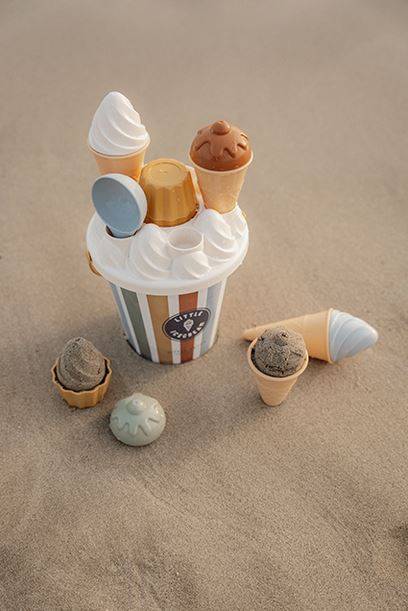 Little Dutch beach set ´Ice Cream – Vintage´ 14-piece smilšu rotaļlietu komplekts Little Dutch beach set ´Ice Cream – Vintage´ 14-piece smilšu rotaļlietu komplekts
