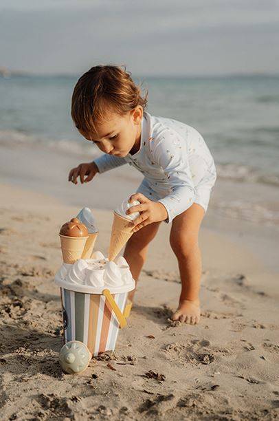 Little Dutch beach set ´Ice Cream – Vintage´ 14-piece smilšu rotaļlietu komplekts Little Dutch beach set ´Ice Cream – Vintage´ 14-piece smilšu rotaļlietu komplekts