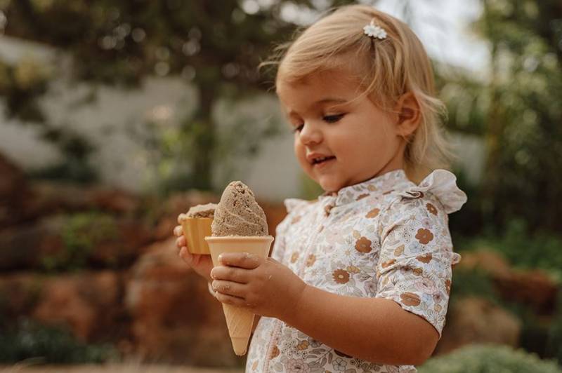 Little Dutch beach set ´Ice Cream – Vintage´ 14-piece smilšu rotaļlietu komplekts Little Dutch beach set ´Ice Cream – Vintage´ 14-piece smilšu rotaļlietu komplekts