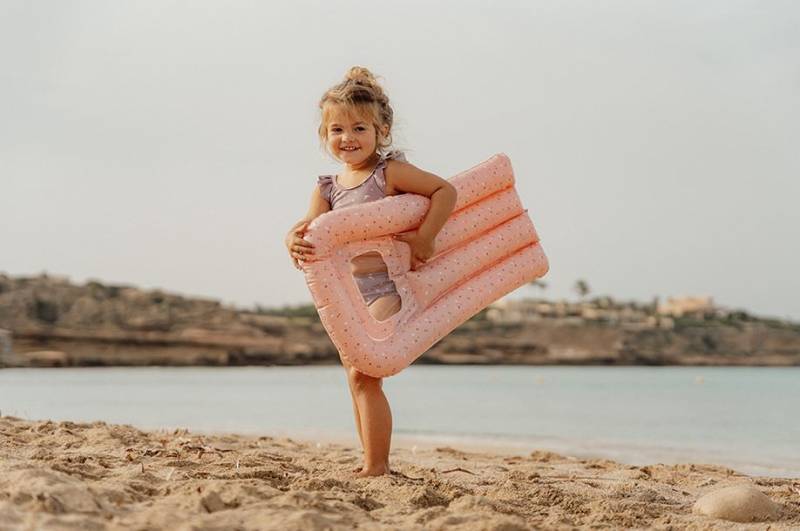 Little Dutch Lie-on float ´Little Pink Flowers´ piepūšamais peldmatracis Little Dutch Lie-on float ´Little Pink Flowers´ piepūšamais peldmatracis