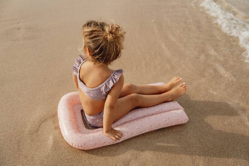 Little Dutch Lie-on float ´Little Pink Flowers´ piepūšamais peldmatracis Little Dutch Lie-on float ´Little Pink Flowers´ piepūšamais peldmatracis