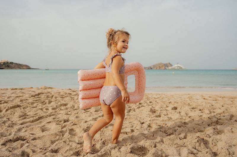 Little Dutch Lie-on float ´Little Pink Flowers´ piepūšamais peldmatracis Little Dutch Lie-on float ´Little Pink Flowers´ piepūšamais peldmatracis