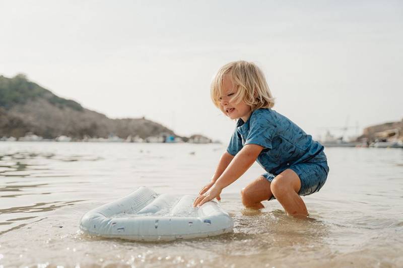 Little Dutch Lie-on float ´Sailors Bay´ piepūšamais peldmatracis Little Dutch Lie-on float ´Sailors Bay´ piepūšamais peldmatracis