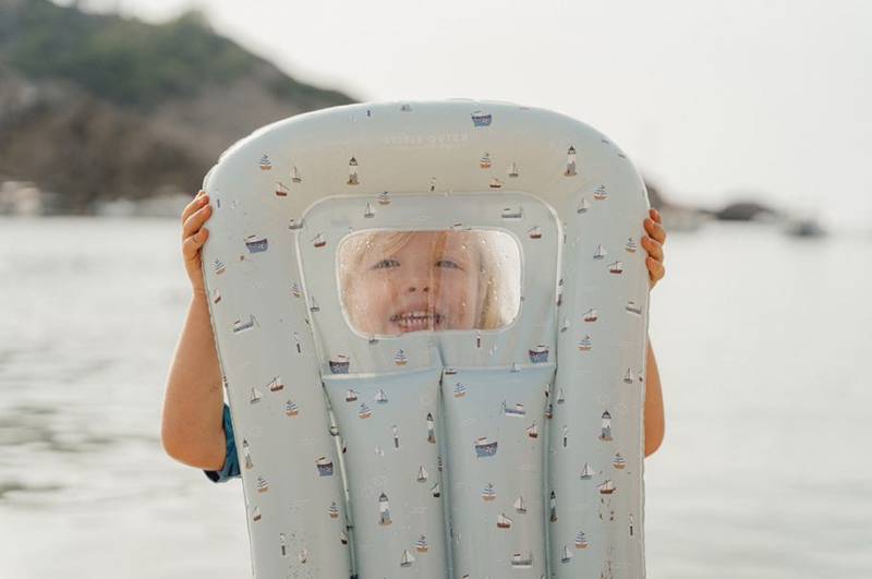 Little Dutch Lie-on float ´Sailors Bay´ piepūšamais peldmatracis Little Dutch Lie-on float ´Sailors Bay´ piepūšamais peldmatracis
