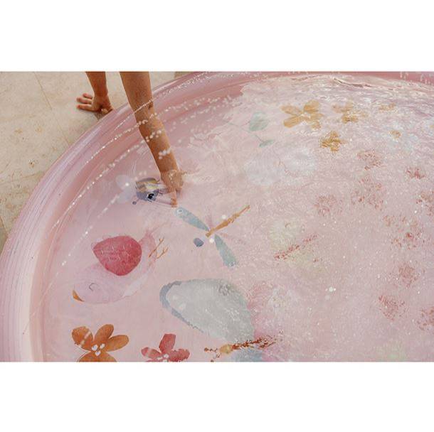 Little Dutch sprinkler mat Flowers & Butterflies ūdens rotaļu paklājiņš ar strūklaku Little Dutch sprinkler mat Flowers & Butterflies ūdens rotaļu paklājiņš ar strūklaku