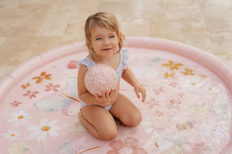 Little Dutch sprinkler mat Flowers & Butterflies ūdens rotaļu paklājiņš ar strūklaku Little Dutch sprinkler mat Flowers & Butterflies ūdens rotaļu paklājiņš ar strūklaku