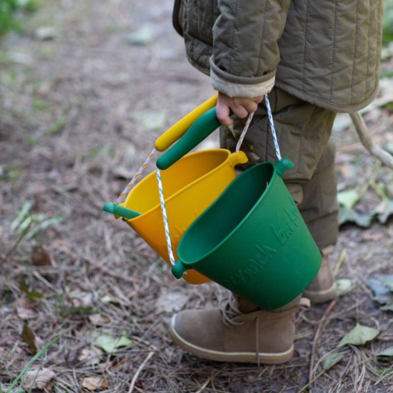 Scrunch bucket dark moss green silikona spainis Scrunch bucket dark moss green silikona spainis