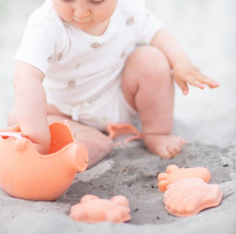 Scrunch watering can coral silikona lejkanna