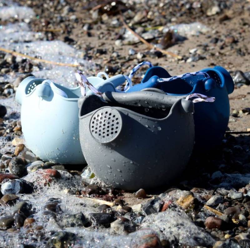 Scrunch watering can grey silikona lejkanna