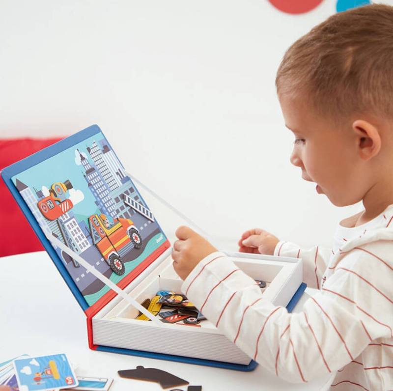 Janod Magnetic Book Firefighters magnētiskā grāmata - ugunsdzēsēji