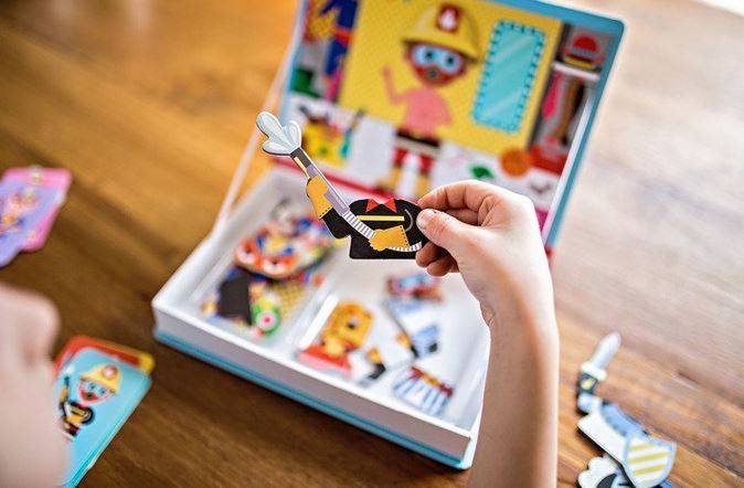 Janod Magnetic Book Costumes magnētiskā grāmata - kostīmi