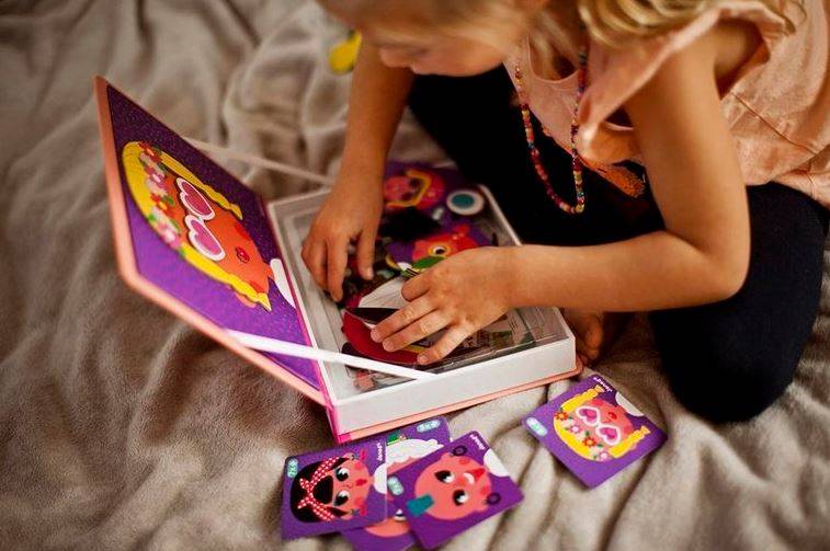 Janod Magnetic Book Crazy faces magnētiskā grāmata - jautrās sejas Janod Magnetic Book Crazy faces magnētiskā grāmata - jautrās sejas