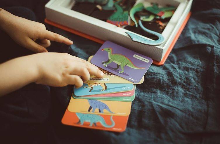 Janod Magnetic Book Dinosaurs magnētiskā grāmata - dinozauri Janod Magnetic Book Dinosaurs magnētiskā grāmata - dinozauri