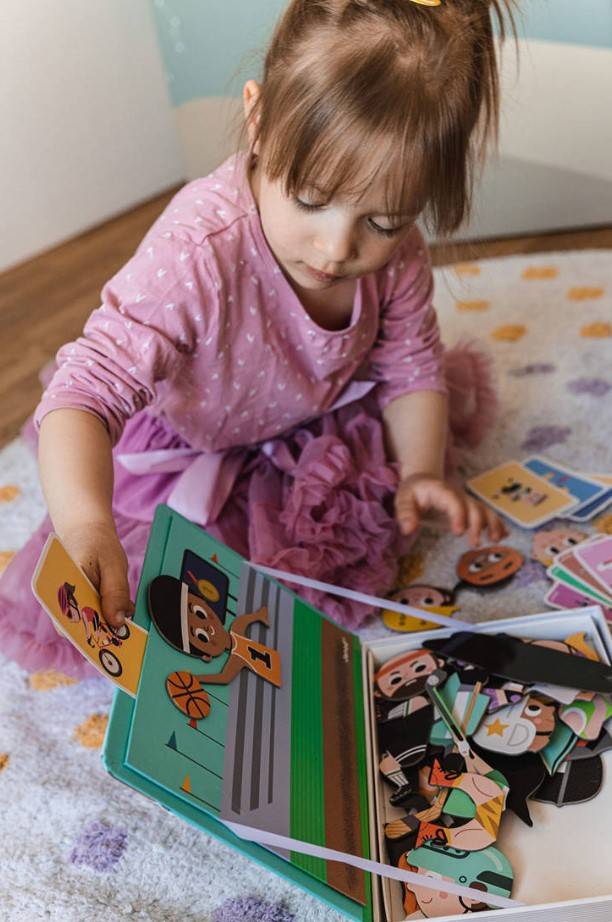 Janod Magnetic Book Sports magnētiskā grāmata - sporta veidi Janod Magnetic Book Sports magnētiskā grāmata - sporta veidi