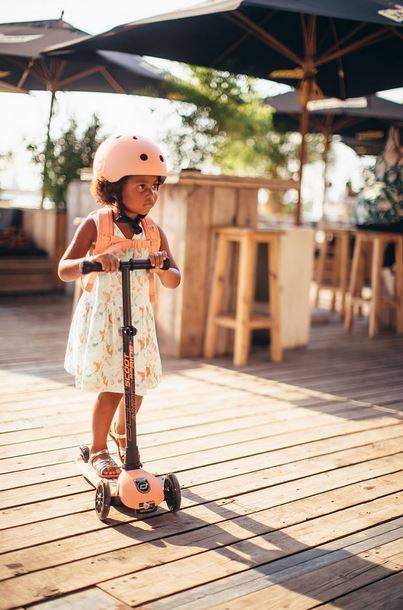 Scoot and Ride Highwaykick 3 LED peach skrejritenis oranžs Scoot and Ride Highwaykick 3 LED peach skrejritenis oranžs