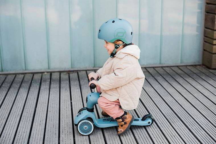 Scoot and Ride Helmet XXS-S steel ķivere zilā krāsā 45-51 cm. Scoot and Ride Helmet XXS-S steel ķivere zilā krāsā 45-51 cm.