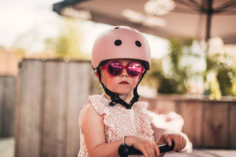 Scoot and Ride Helmet S-M rose ķivere rozā krāsā 51-55 cm. Scoot and Ride Helmet S-M rose ķivere rozā krāsā 51-55 cm.