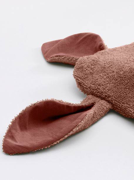 BIBS Kangaroo Hoodie Towel Baby – Woodchuck dvielis ar kapuci brūns BIBS Kangaroo Hoodie Towel Baby – Woodchuck dvielis ar kapuci brūns