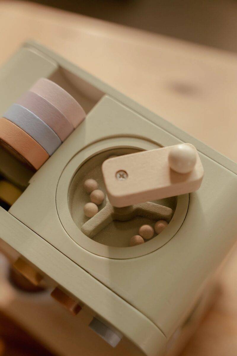 Little Dutch Coffee Machine Set FSC koka kafijas aparāts Little Dutch Coffee Machine Set FSC koka kafijas aparāts