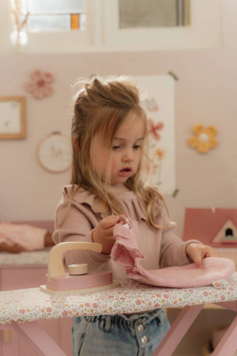 Little Dutch Ironing Board FSC koka gludināmais dēlis Little Dutch Ironing Board FSC koka gludināmais dēlis