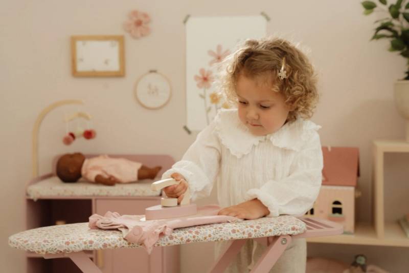 Little Dutch Ironing Board FSC koka gludināmais dēlis Little Dutch Ironing Board FSC koka gludināmais dēlis