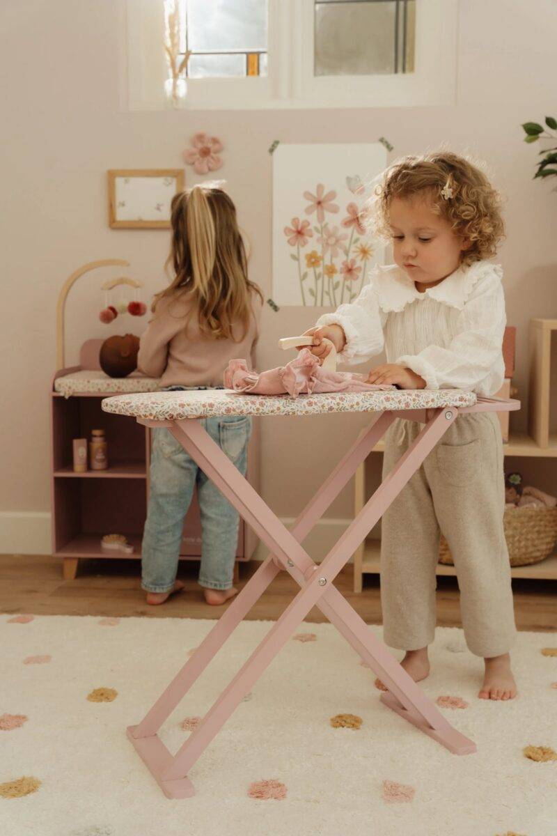 Little Dutch Ironing Board FSC koka gludināmais dēlis Little Dutch Ironing Board FSC koka gludināmais dēlis