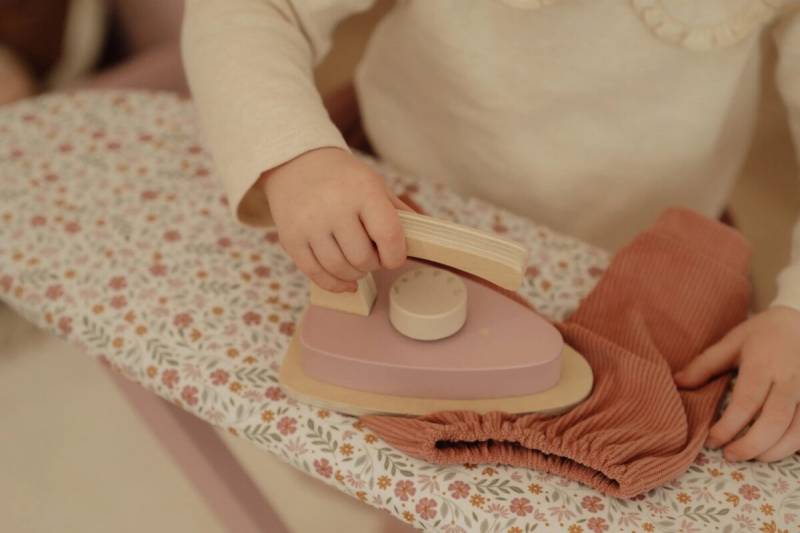 Little Dutch Ironing Board FSC koka gludināmais dēlis Little Dutch Ironing Board FSC koka gludināmais dēlis