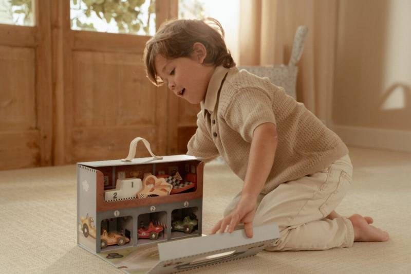 Little Dutch Play Case with Racetrack FSC rotaļu kaste ar sacīkšu trasi