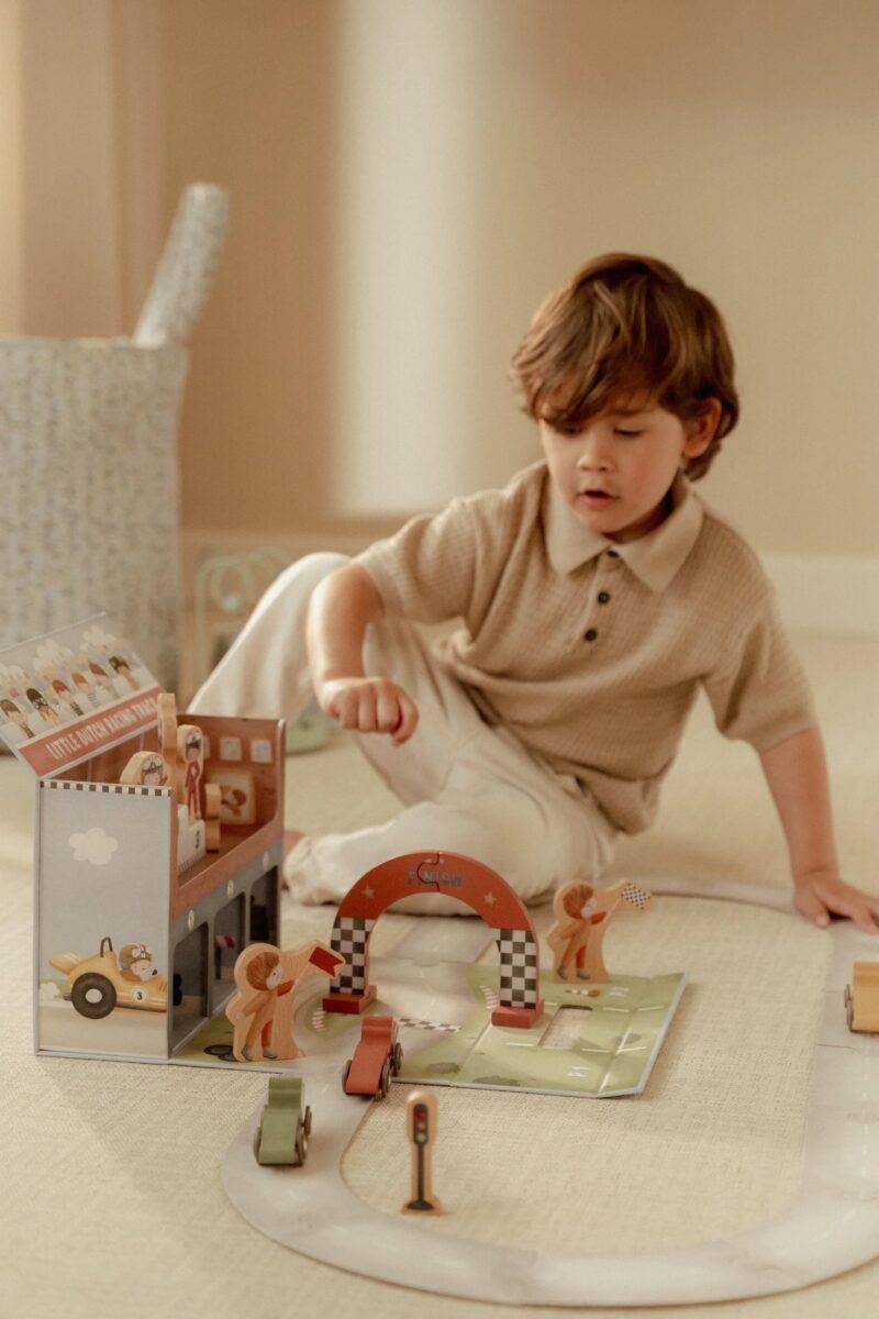 Little Dutch Play Case with Racetrack FSC rotaļu kaste ar sacīkšu trasi