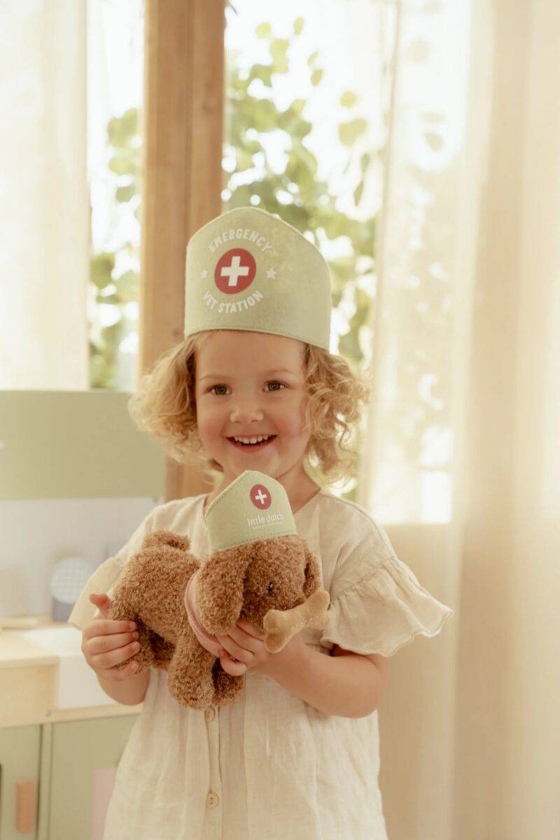 Little Dutch Veterinary Practice FSC wood koka veterinārā klīnika