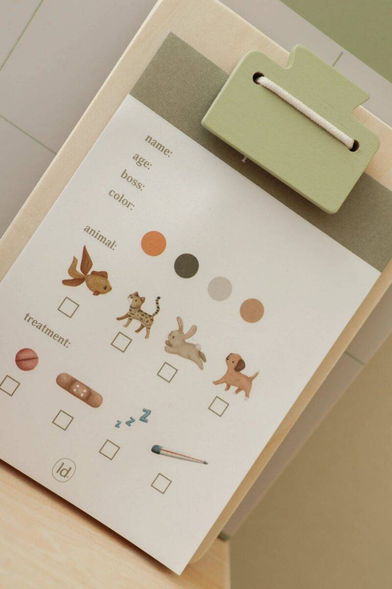 Little Dutch Veterinary Practice FSC wood koka veterinārā klīnika