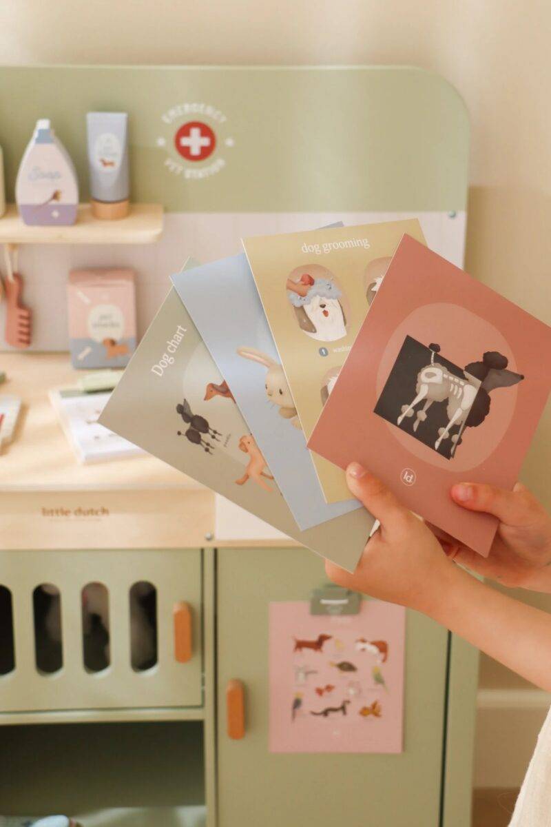 Little Dutch Veterinary Practice FSC wood koka veterinārā klīnika