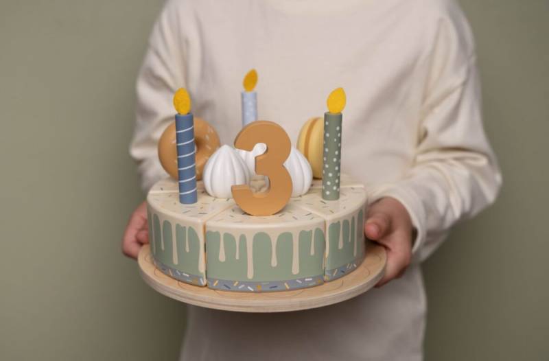Little Dutch wooden birthday cake blue FSC koka dzimšanas diena kūka ar cipariem un dekorējumiem Little Dutch wooden birthday cake blue FSC koka dzimšanas diena kūka ar cipariem un dekorējumiem
