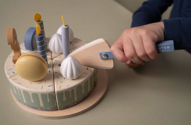 Little Dutch wooden birthday cake blue FSC koka dzimšanas diena kūka ar cipariem un dekorējumiem Little Dutch wooden birthday cake blue FSC koka dzimšanas diena kūka ar cipariem un dekorējumiem