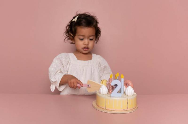 Little Dutch wooden birthday cake pink FSC koka dzimšanas diena kūka ar cipariem un dekorējumiem Little Dutch wooden birthday cake pink FSC koka dzimšanas diena kūka ar cipariem un dekorējumiem