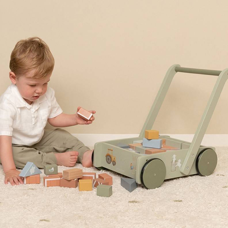 Little Dutch wooden block trolley Little Farm koka ratiņi ar koka klučiemzaļi Little Dutch wooden block trolley Little Farm koka ratiņi ar koka klučiemzaļi
