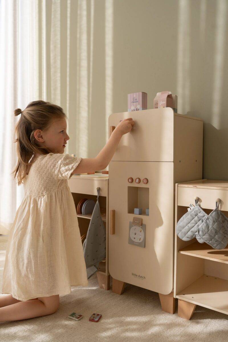 Little Dutch Wooden Fridge FSC koka ledusskapis