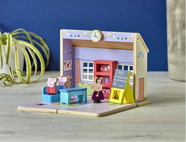 Peppa Pig Wooden School House cūciņas Peppas atveramā koka skola Peppa Pig Wooden School House cūciņas Peppas atveramā koka skola
