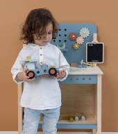 Little Dutch koka darba galds ar instrumentiem un instrumentu jostu