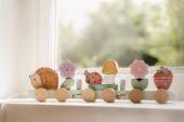 Little Dutch Stacking Train Hedgehog Fairy Garden koka vilciens